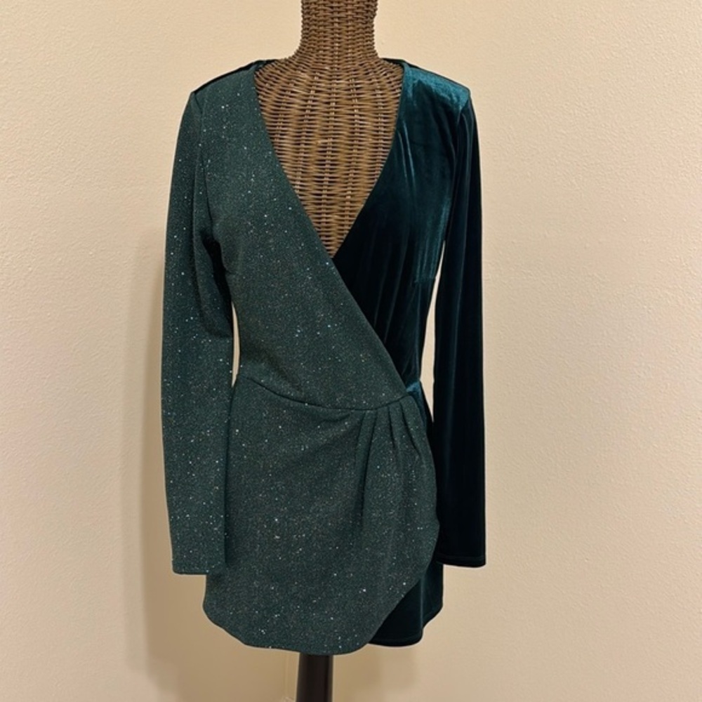 NWT Francesca's Emerald Green Sparkle Velvet Wrap Romper S